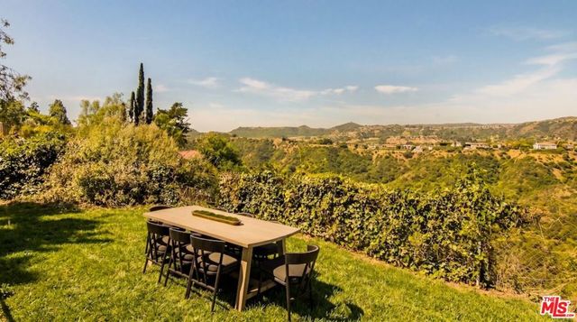2179 Linda Flora Drive, Los Angeles, CA 90077