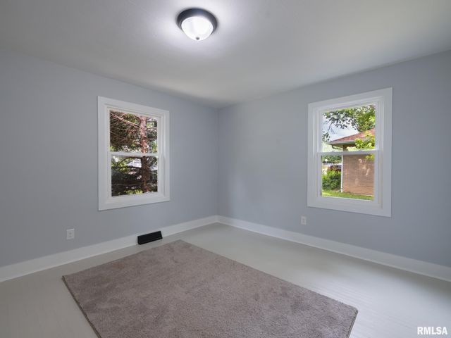 622 W HAWLIETTE Court, Peoria, IL 61614