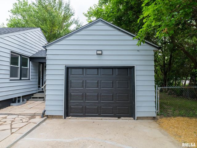 622 W HAWLIETTE Court, Peoria, IL 61614