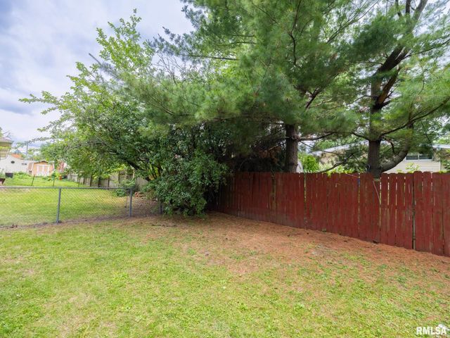 622 W HAWLIETTE Court, Peoria, IL 61614