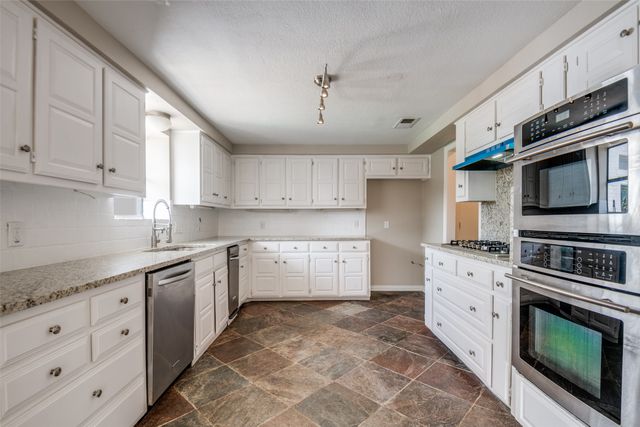 3104 Cambridge Drive, Rowlett, TX 75088