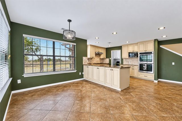 2750 County Road 100, Hutto, TX 78634