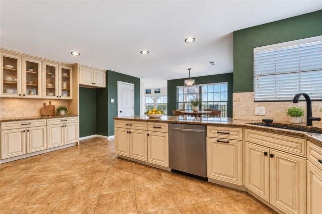 2750 County Road 100, Hutto, TX 78634