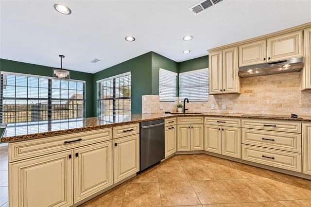 2750 County Road 100, Hutto, TX 78634