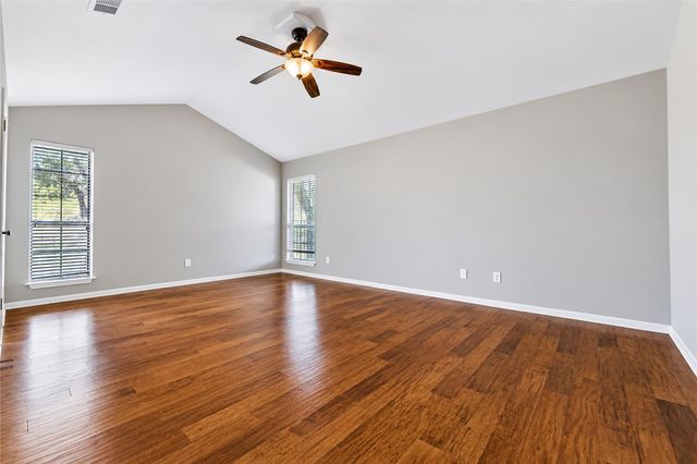 2750 County Road 100, Hutto, TX 78634