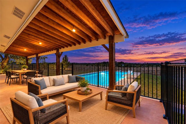 2750 County Road 100, Hutto, TX 78634