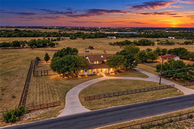 2750 County Road 100, Hutto, TX 78634