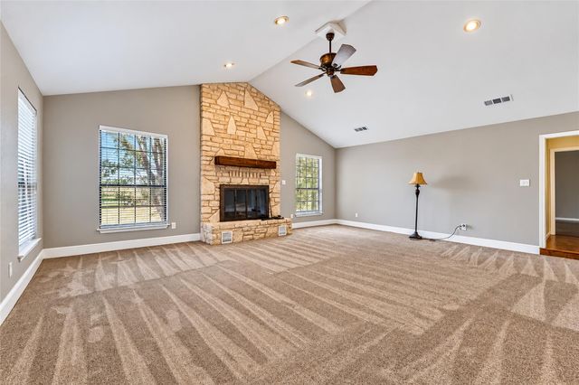 2750 County Road 100, Hutto, TX 78634