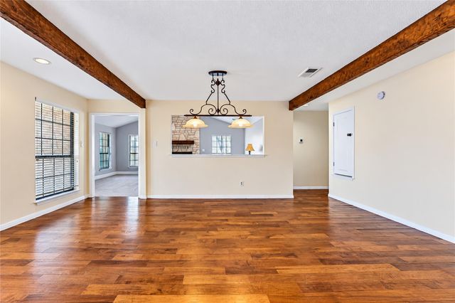 2750 County Road 100, Hutto, TX 78634