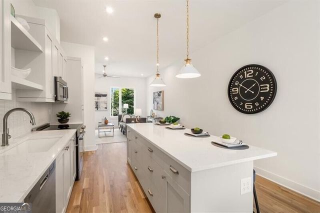 1237 Memorial Drive SE 305, Atlanta, GA 30316