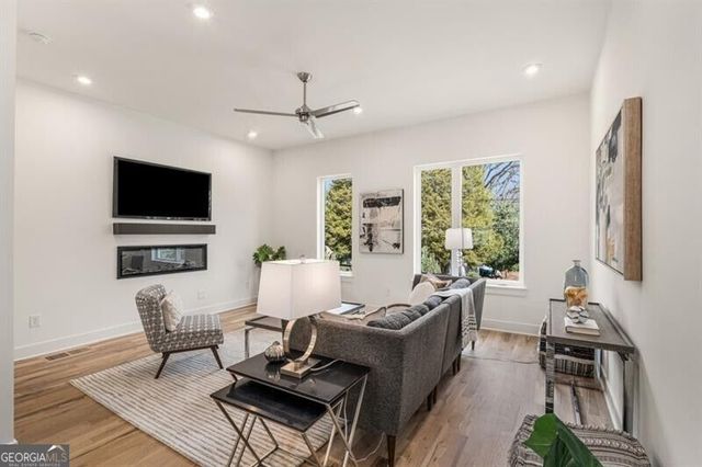 1237 Memorial Drive SE 305, Atlanta, GA 30316