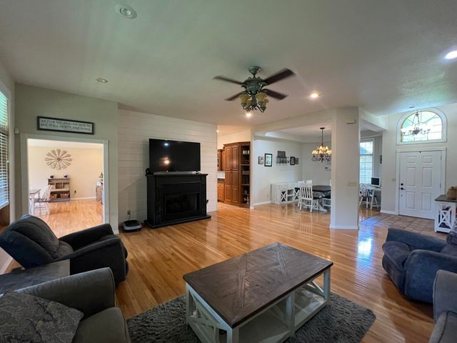 7876 County Road 3400, Mountain View, MO 65548