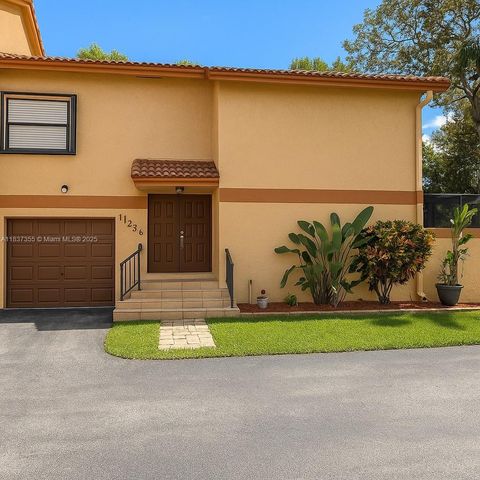 11236 SW 11 ST, Pembroke Pines, FL 33025