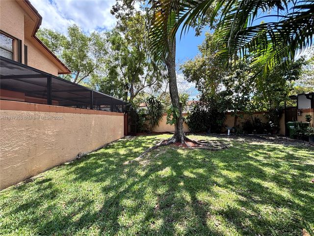 11236 SW 11 ST, Pembroke Pines, FL 33025