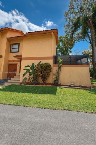 11236 SW 11 ST, Pembroke Pines, FL 33025