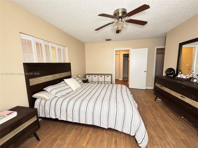 11236 SW 11 ST, Pembroke Pines, FL 33025