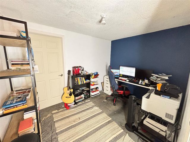 11236 SW 11 ST, Pembroke Pines, FL 33025