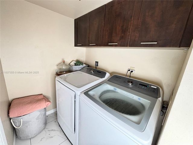 11236 SW 11 ST, Pembroke Pines, FL 33025
