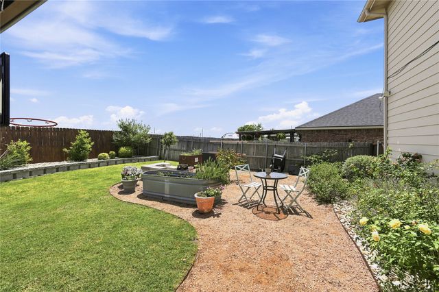 212 Cheyenne Drive, Waxahachie, TX 75165