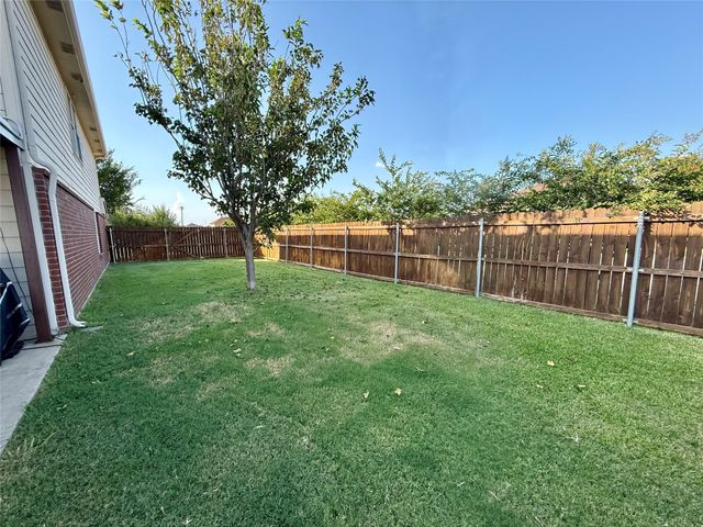 212 Cheyenne Drive, Waxahachie, TX 75165