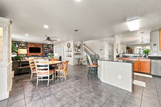 212 Cheyenne Drive, Waxahachie, TX 75165