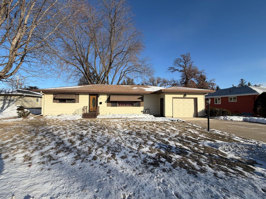 307 Richway Drive E, Albert Lea, MN 56007