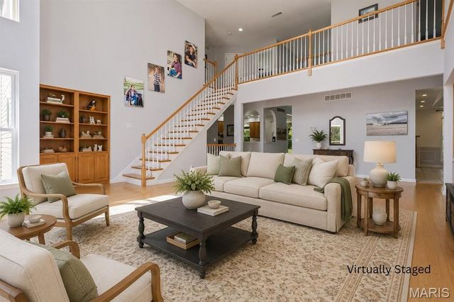 4 Hahn Estate Road, Winfield, MO 63389