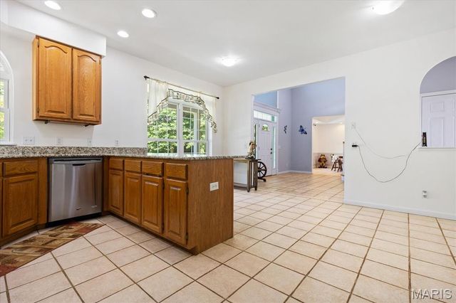4 Hahn Estate Road, Winfield, MO 63389