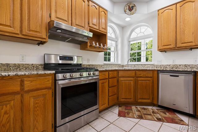 4 Hahn Estate Road, Winfield, MO 63389