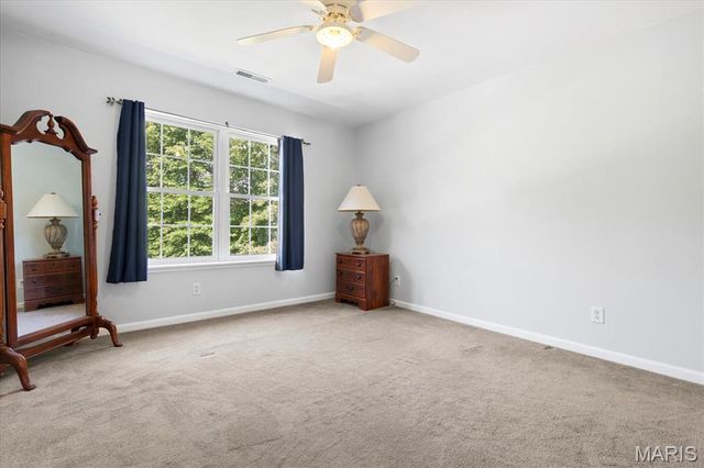 4 Hahn Estate Road, Winfield, MO 63389