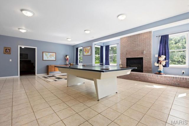 4 Hahn Estate Road, Winfield, MO 63389