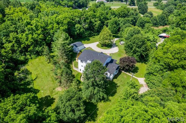 4 Hahn Estate Road, Winfield, MO 63389