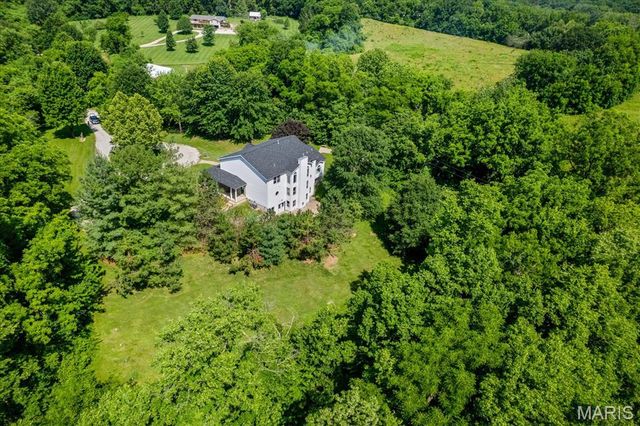 4 Hahn Estate Road, Winfield, MO 63389