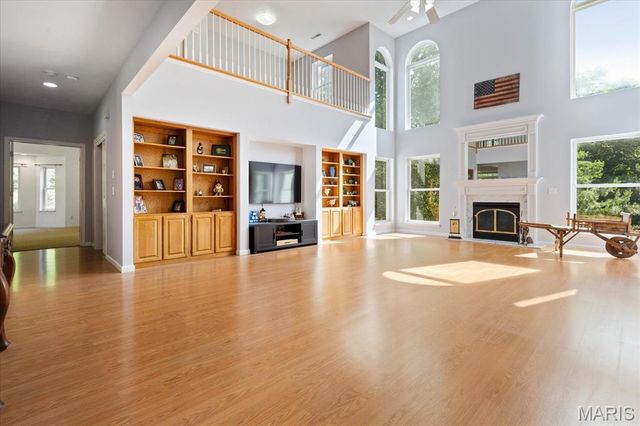 4 Hahn Estate Road, Winfield, MO 63389