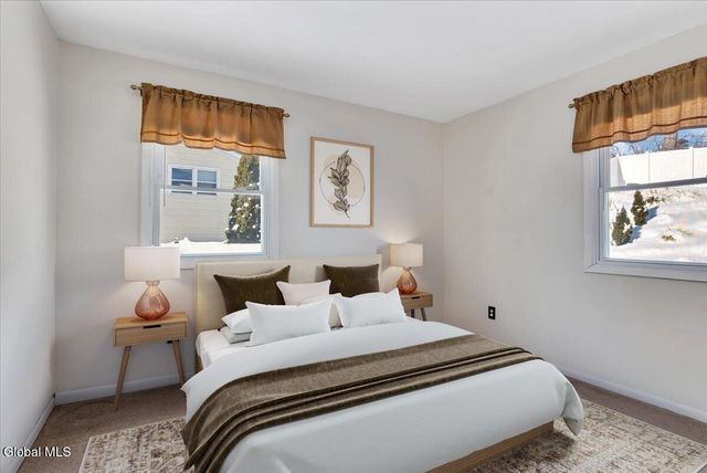 27 Lois Court, Colonie, NY 12205