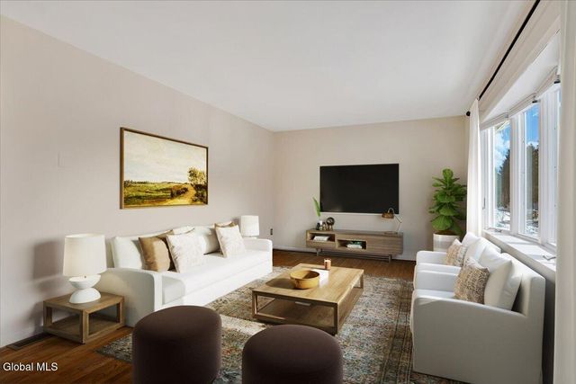 27 Lois Court, Colonie, NY 12205