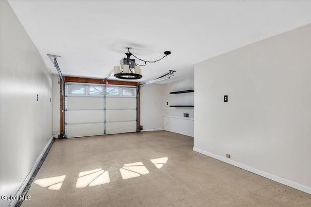 27 Lois Court, Colonie, NY 12205