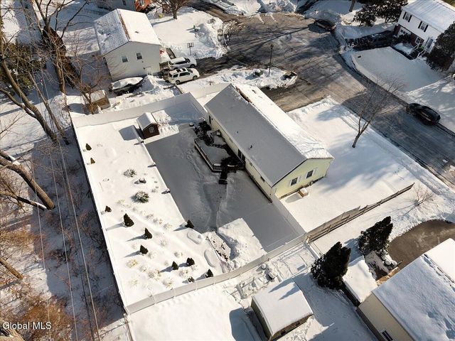 27 Lois Court, Colonie, NY 12205