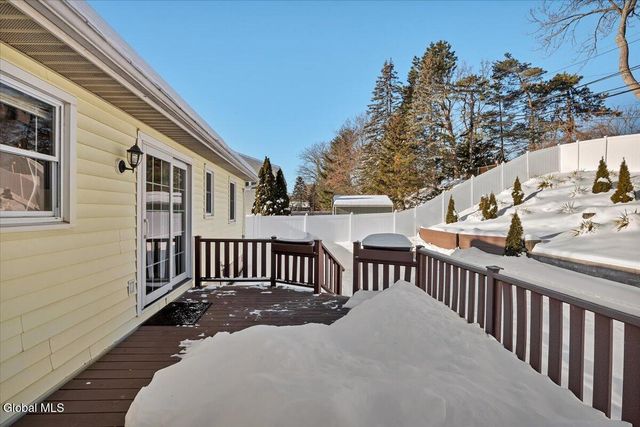 27 Lois Court, Colonie, NY 12205