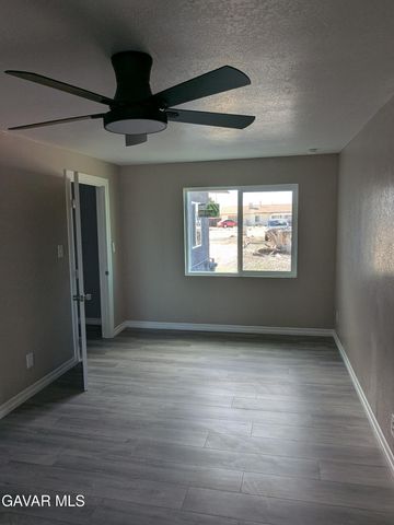 16855 Vista Del Oro Avenue, North Edwards, CA 93523