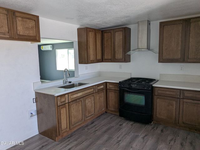 16855 Vista Del Oro Avenue, North Edwards, CA 93523