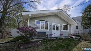 16 Forest Terrace, Wayne, NJ 07470