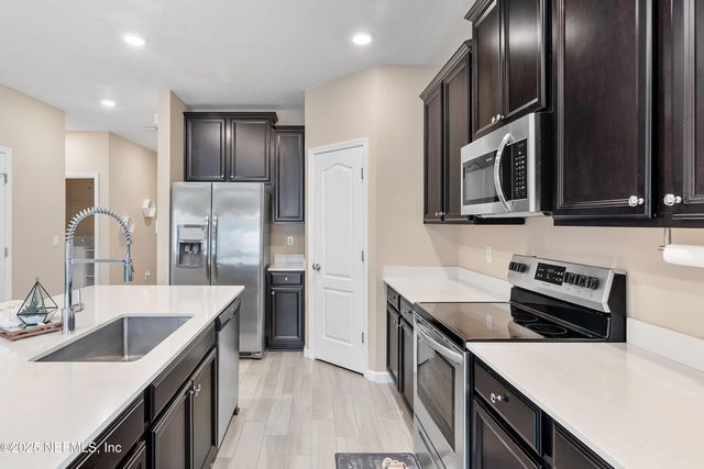 9973 PAVNES CREEK Drive, Jacksonville, FL 32222