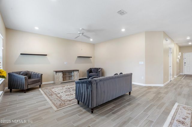 9973 PAVNES CREEK Drive, Jacksonville, FL 32222