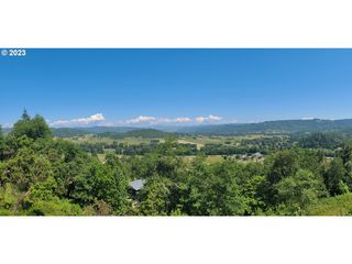 BLACK OAK Dr, Roseburg, OR 97471