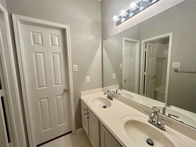 16807 Laguna Springs Drive, Houston, TX 77095