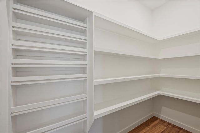 2263 Lakewood Drive, West Columbia, TX 77486