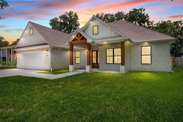 2263 Lakewood Drive, West Columbia, TX 77486