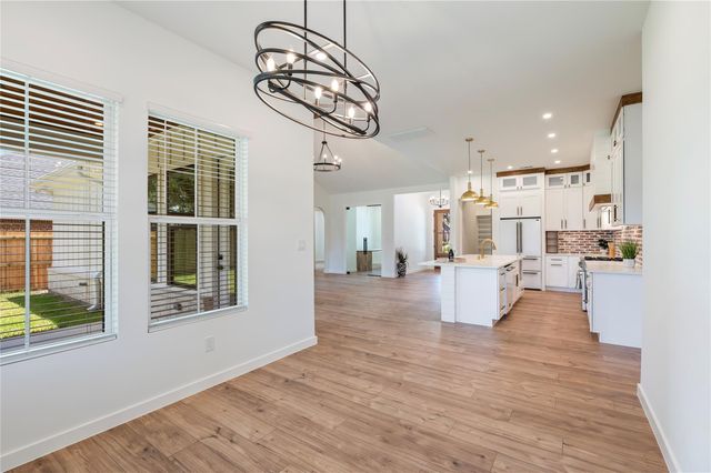 2263 Lakewood Drive, West Columbia, TX 77486