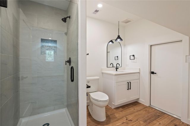2263 Lakewood Drive, West Columbia, TX 77486